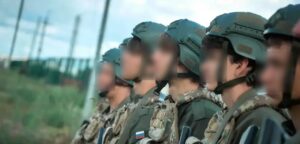 Пропаганда та зустрічі з російськими солдатами: сотні дітей з окупованих територій вивезли до РФ для військової підготовки, — ФОТО