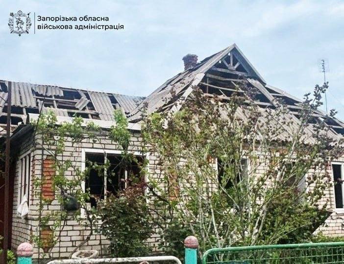 Одна людина загинула та вісім поранено: ворог завдав 871 удар по Запорізькій області