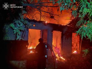 Росіяни вдарили КАБами по Комишувасі: є жертви  
