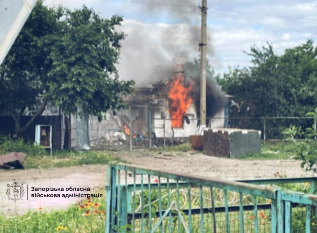 Частина будинку зруйнована: ворог вгатив по Запорізькому району