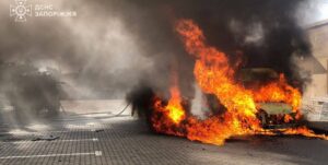 Вечером и утром враг обстреливал Запорожский район: есть погибший и раненые, произошли пожары, — ФОТО, ВИДЕО