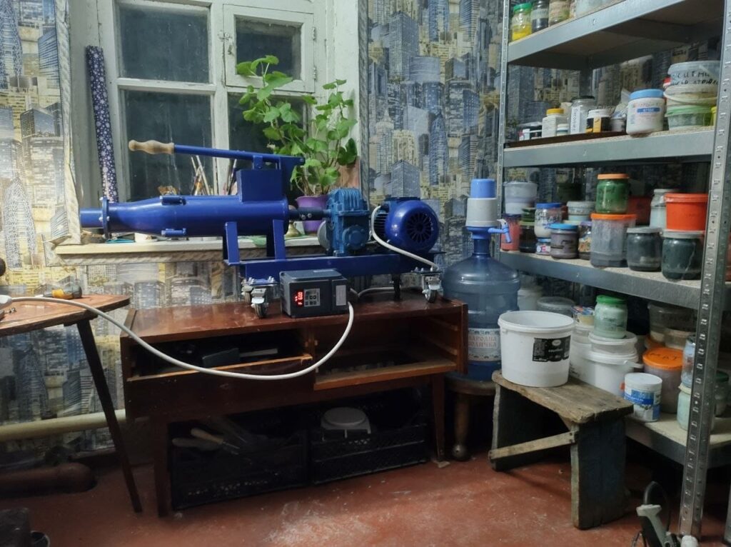 Керамічна майстерня родини Селезньових у Запоріжжі.