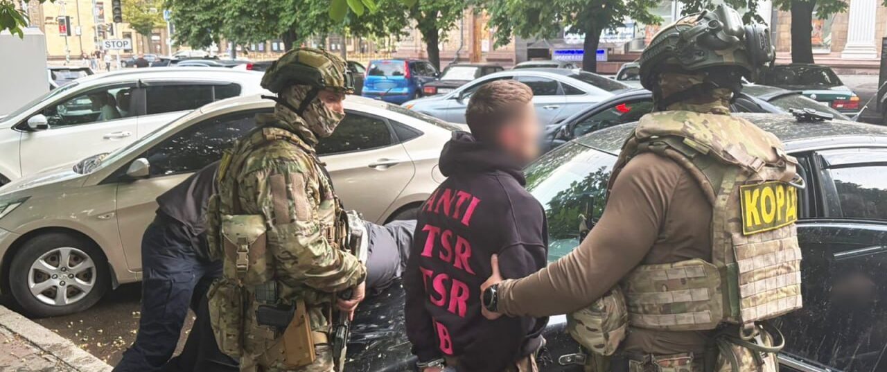 Продал автомат за две тысячи долларов: в Запорожье задержали торговца оружием, — ФОТО