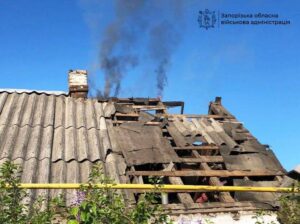 Одна людина загинула та 12 поранені: росіяни завдали 1021 удар по Запорізькій області