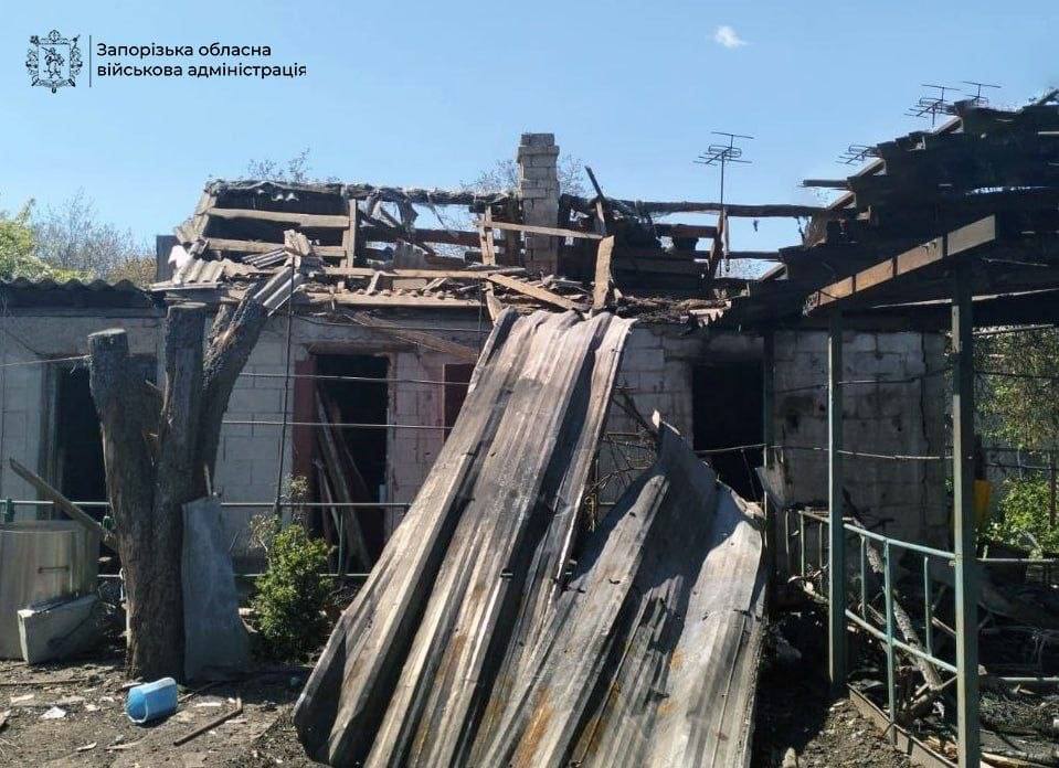 Двое погибших и 22 раненых: россияне нанесли 973 удара по Запорожской области