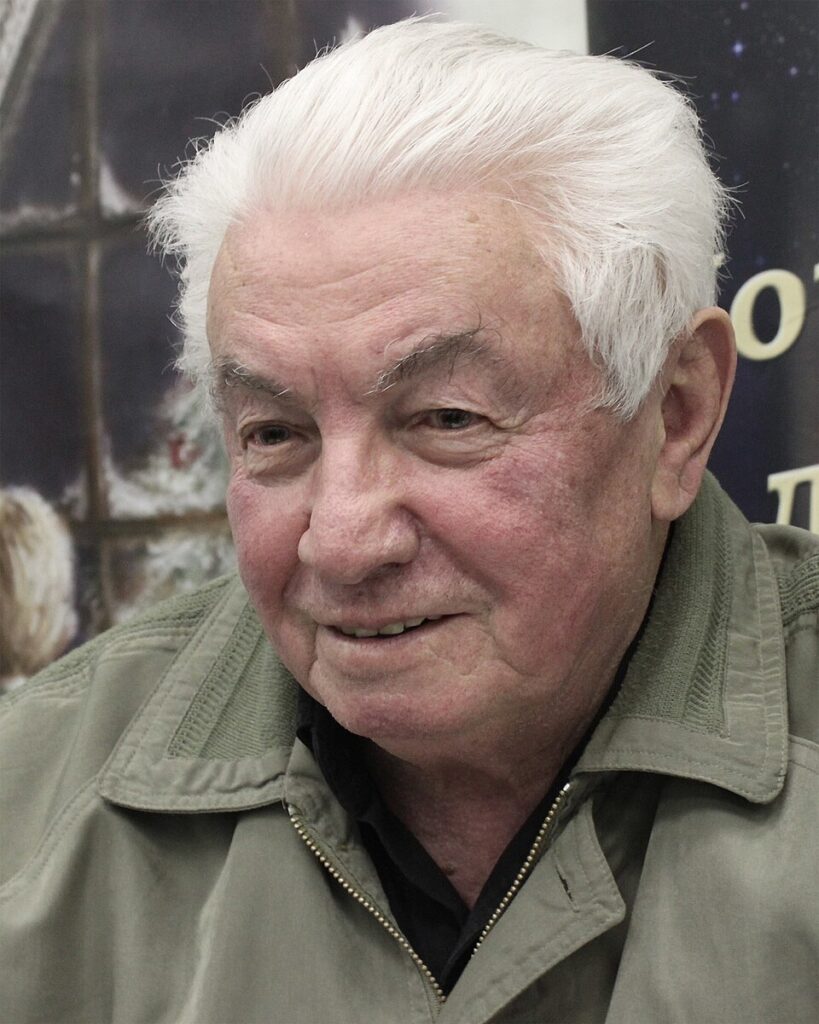 Відомий письменник Войнович Володимир на літературному заході.