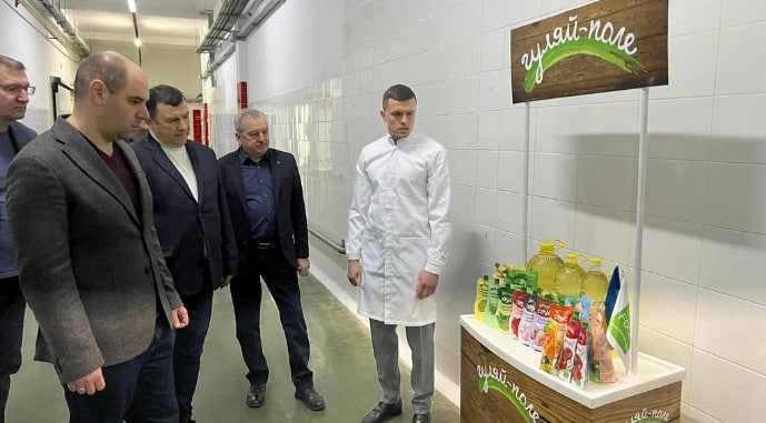 Продукція бренду «Гуляй-поле» експортується до країн ЄС, Великої Британії та Азії, розширюючи присутність українських продуктів на світовому ринку. 