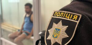 У центрі Запоріжжя ножем поранили чоловіка: він помер, підозрюваного затримали, — ФОТО