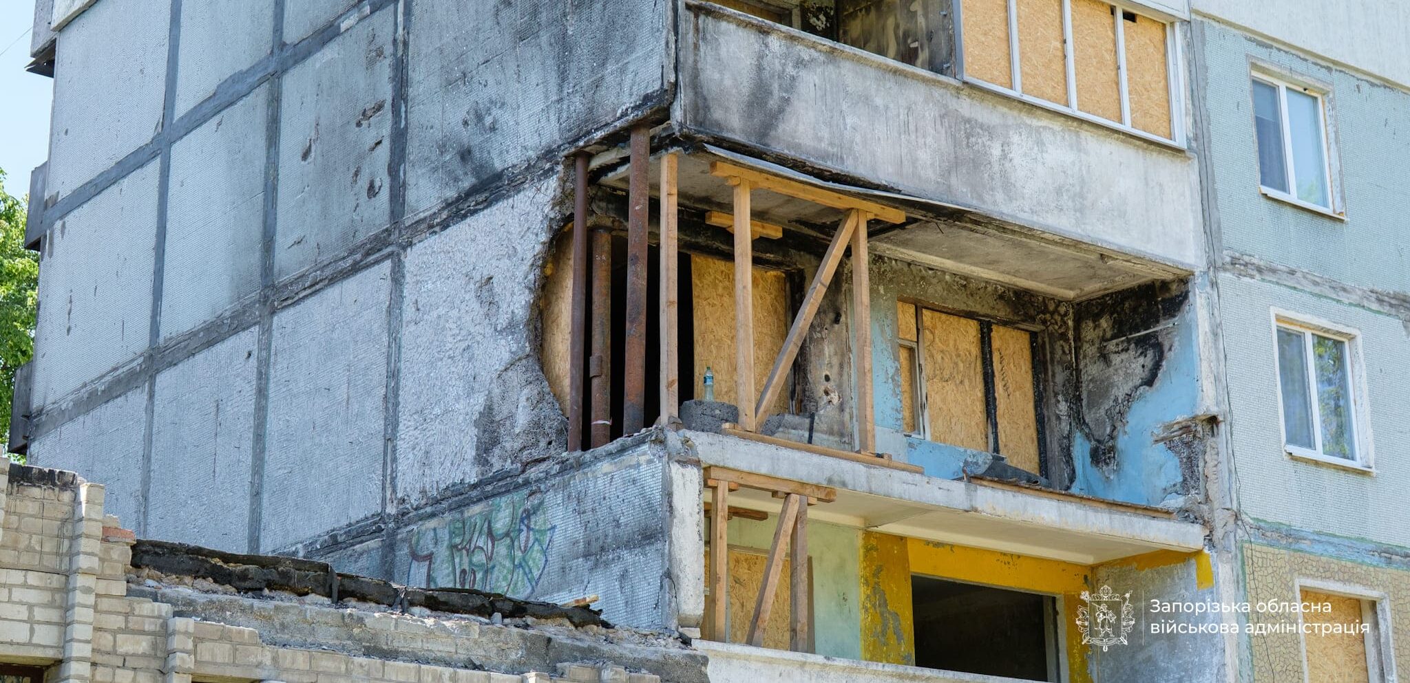 Планують відновити вісім зруйнованих квартир: як ведуть роботи у запорізькій багатоповерхівці на Вишневецького, — ФОТО, ВІДЕО