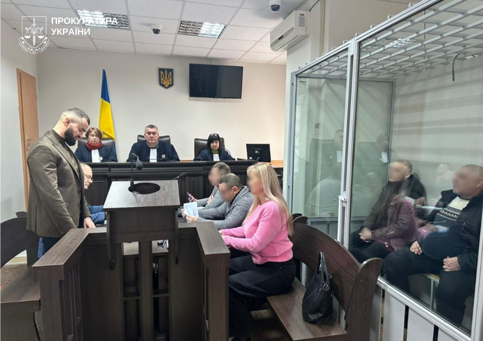 Двоє мешканців Мелітопольського району, яких суд визнав винним у викраденні та вбивстві дитини та жінки, намагались оскаржити вирок