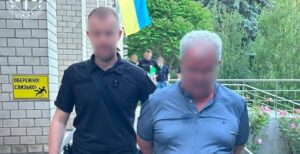 Правоохранители задержали 65-летнего владельца магазина в Запорожье: его подозревают в изнасиловании 11-летней девочки