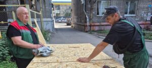 В результате российских ударов 2 июля повреждены дома в двух районах Запорожья: первоочередные работы завершили, — ФОТО
