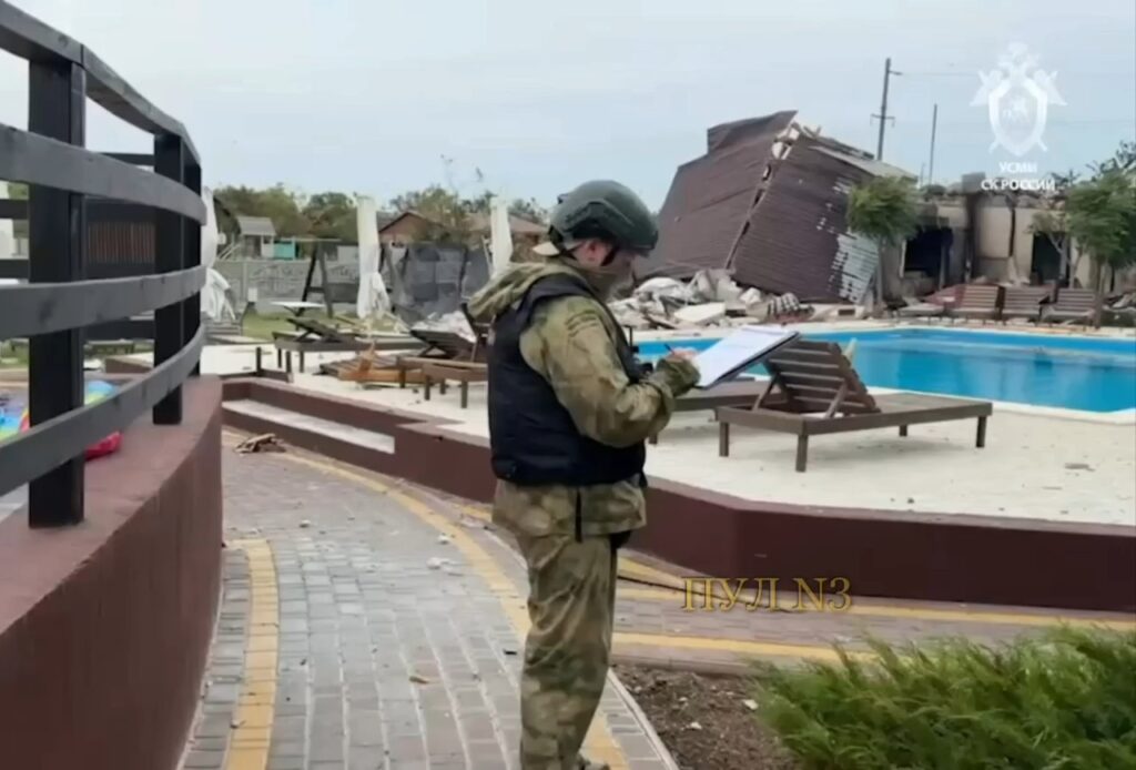 Наслідки удару по базі відпочинку «Алеон» в окупованій Кирилівці.