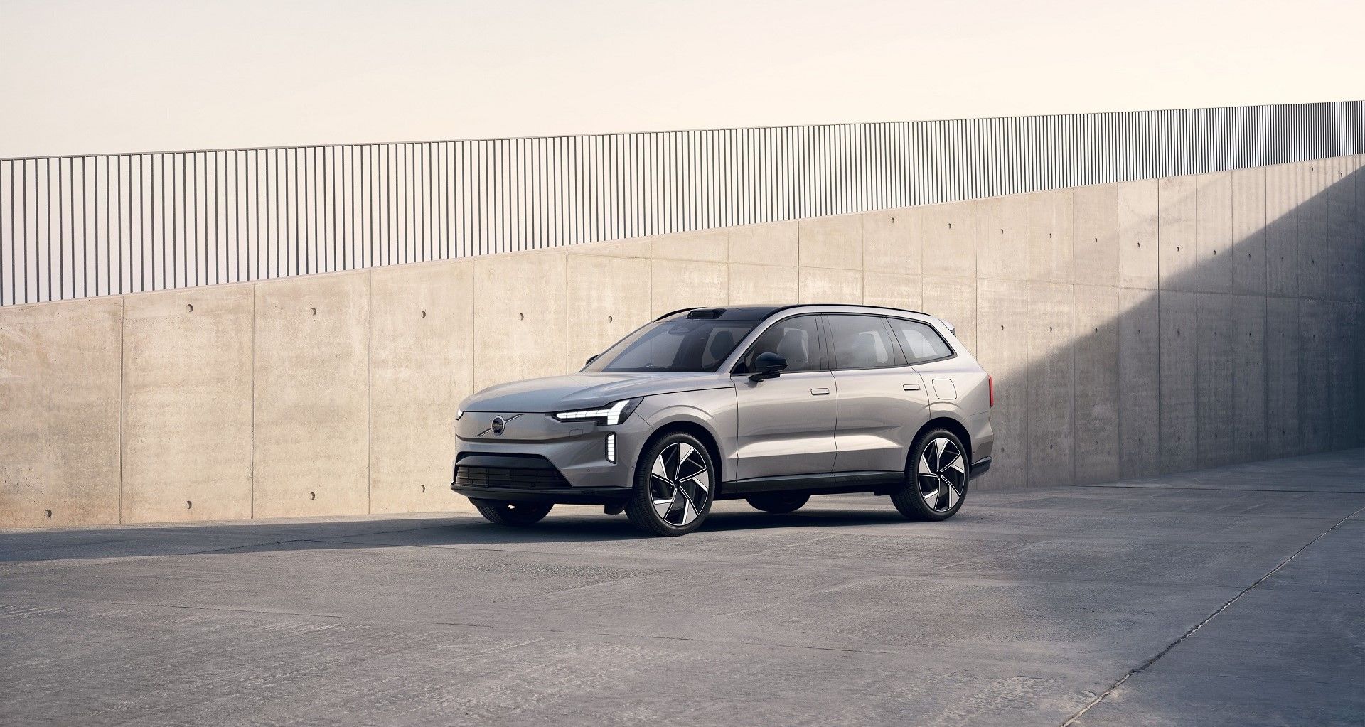 Нові можливості Volvo EX90: як електрифікація змінює враження від керування?