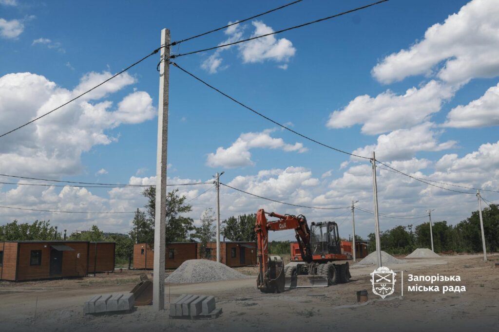 Сучасне модельне містечко для ВПО у Запоріжжі готують до введення в експлуатацію