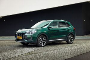 Бензин, гібрид чи електротяга: як обрати оптимальну версію MG ZS?