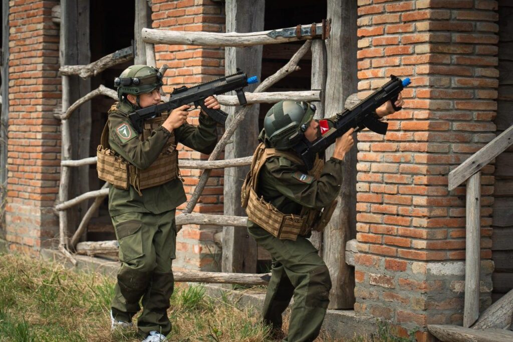 Проведення мілітаризованої гри «Зірниця 2.0» на території дитячого табору «Червона гвоздика» в окупованому Бердянську Запорізької області.