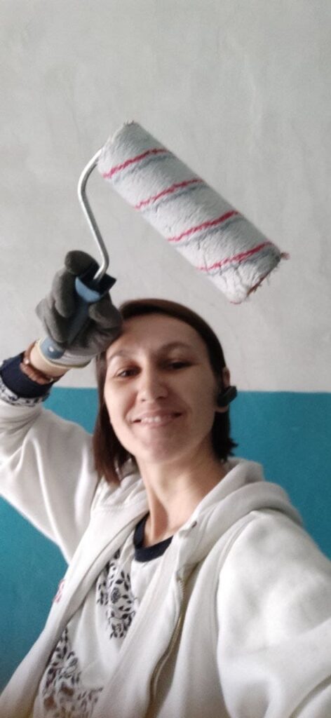 Оксана та Микола Бєлки роблять ремонт у гіпсовій майстерні в Запоріжжі