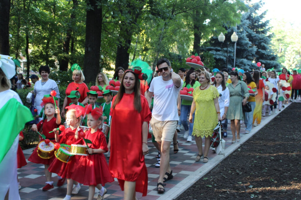 10-й ювілейний фестиваль «Черешнево 2021» у Мелітополі Запорізької області, присвячений мелітопольській черешні.