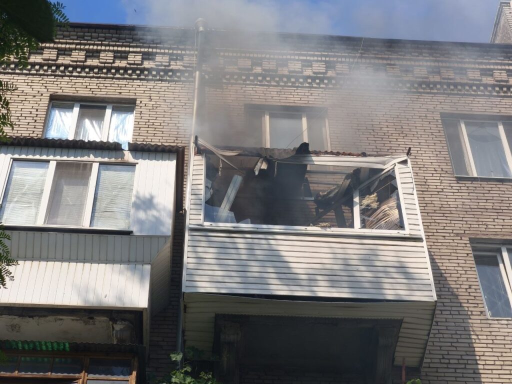 Руйнуваннями засмічено понад 100 м²: в екоінспекції повідомили про наслідки російської атаки Вознесенівського району Запоріжжя