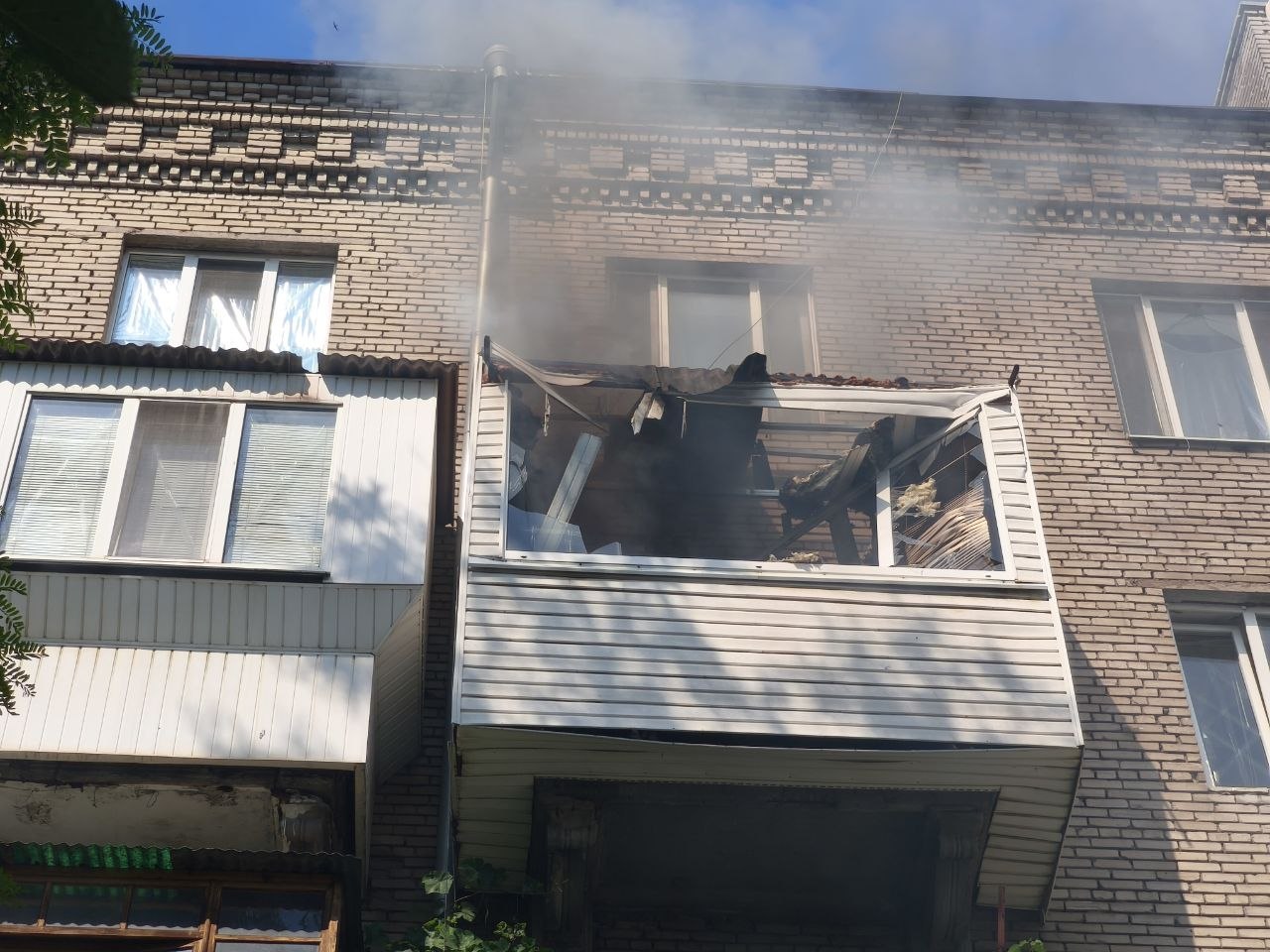 Руйнуваннями засмічено понад 100 м²: в екоінспекції повідомили про наслідки російської атаки Вознесенівського району Запоріжжя