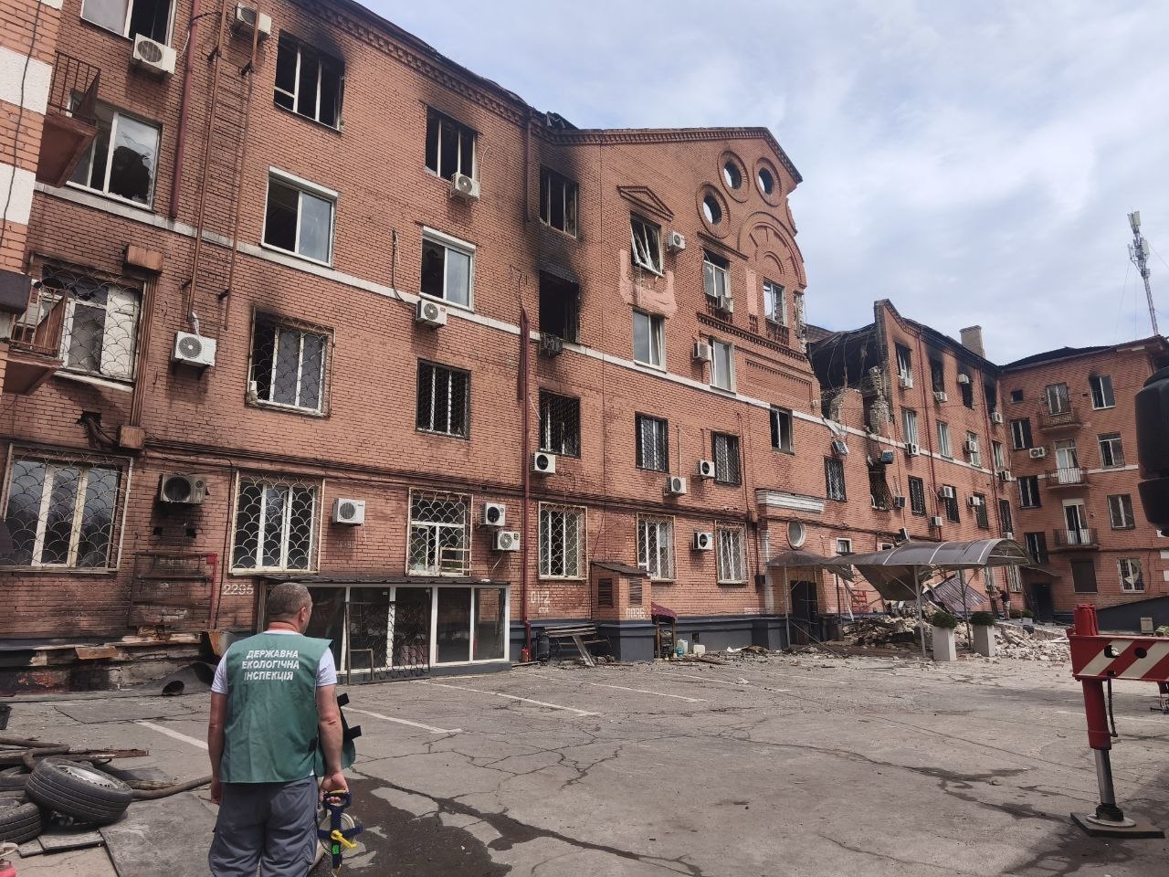 Разрушения в двух районах: в экоинспекции сообщили о последствиях российских ударов по Запорожью 8 июля