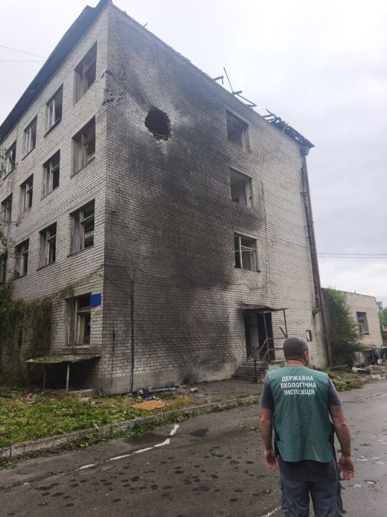 Засмічено 900 м² земель: в екоінпекції повідомили наслідки ударів по двом районам Запоріжжя (ФОТО)