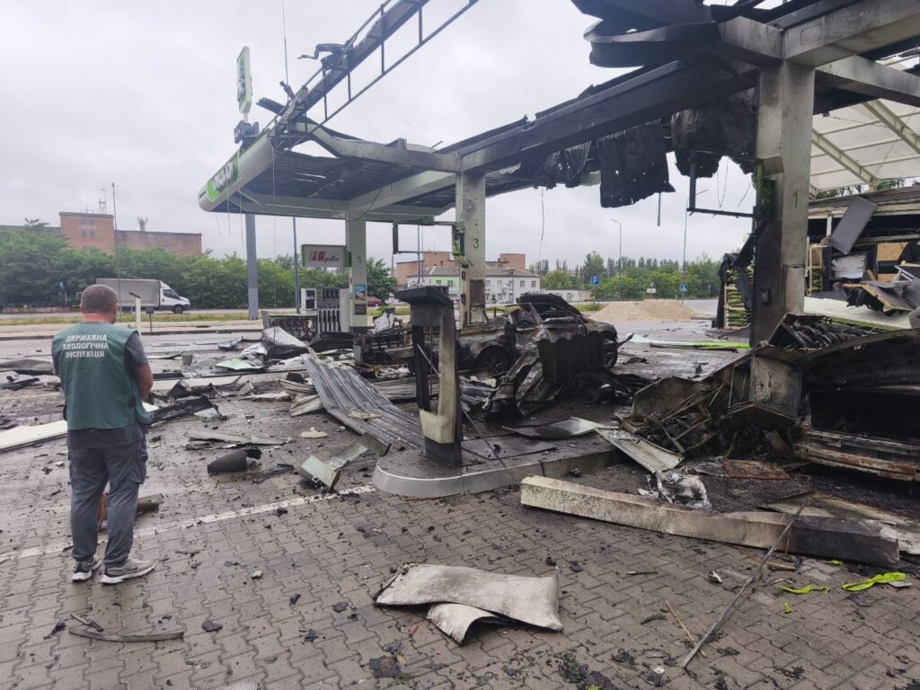 Засмічено 900 м² земель: в екоінпекції повідомили наслідки ударів по двом районам Запоріжжя (ФОТО)