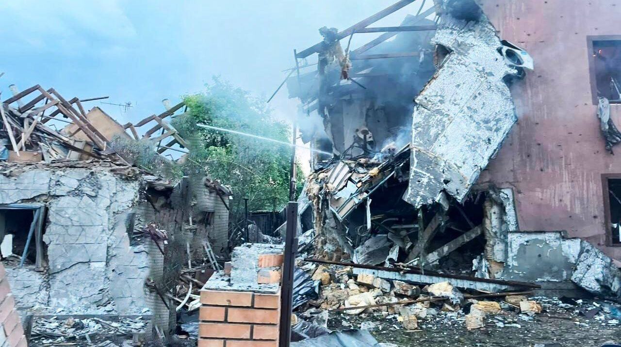 У неділю війська РФ обстріляли понад пів сотні запорізьких міст та сіл: є постраждалі та десятки руйнувань