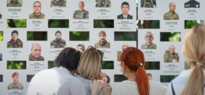 Десятки світлин захисників: у Запоріжжі на Алеї пам’яті полеглих Героїв відкрили нові стенди, — ФОТО