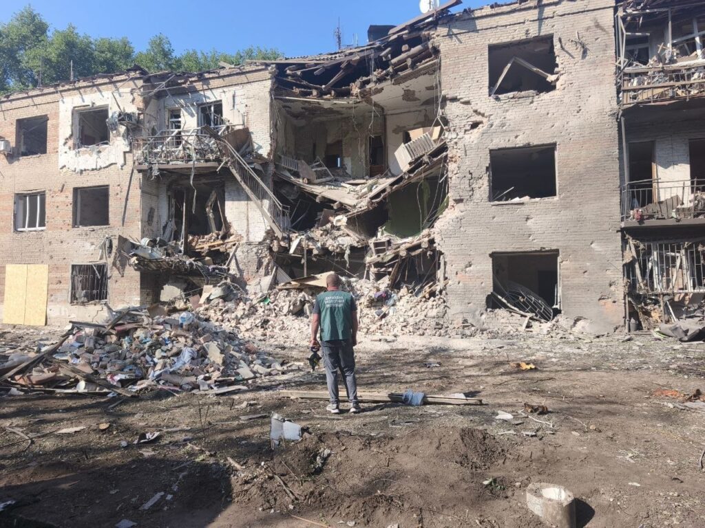 В екоінспекції озвучили наслідки російського удару по Шевченківському району Запоріжжя