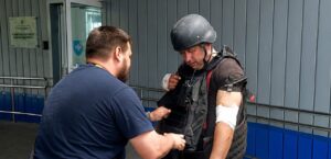 БпЛА атакував запорізьких рятувальників під час гасіння пожежі після обстрілу: є постраждалий, — ФОТО