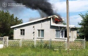 Одна людина загинула та 16 поранено: ворог завдав 1028 ударів по Запорізькій області