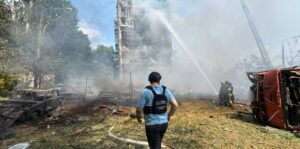 Збільшилася кількість загиблих та поранених від атаки КАБів на Запоріжжя: обстріл розслідують як воєнний злочин, — ФОТО