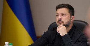 «Горять квартири з першого по сьомий поверх»: Зеленський відреагував на авіаудар по Запоріжжю 21 липня, — ФОТО