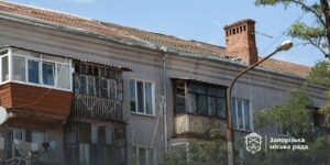 Ворог з початку року атакував Вознесенівський район Запоріжжя 27 разів: тут посилюють захист та відновлюють будинки, — ФОТО