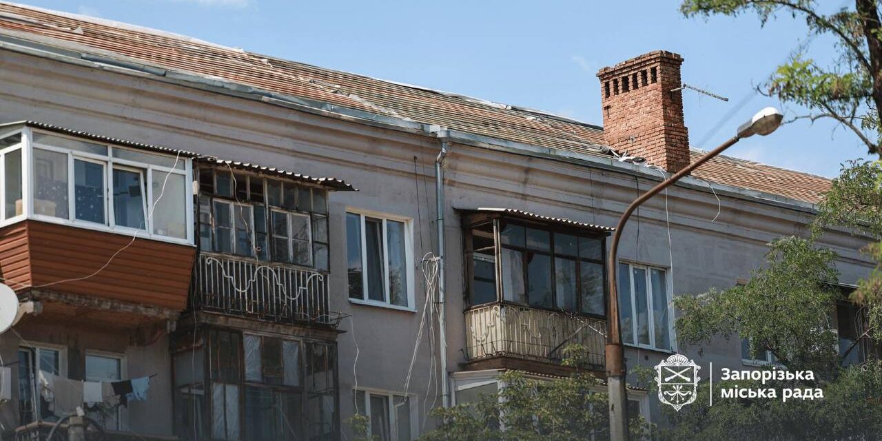 Ворог з початку року атакував Вознесенівський район Запоріжжя 27 разів: тут посилюють захист та відновлюють будинки, — ФОТО
