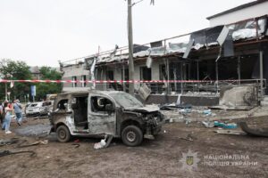 Пошкоджено медцентр, ТЦ та будинки: наслідки російських ударів по Запорізькій області 23 липня, — ФОТО
