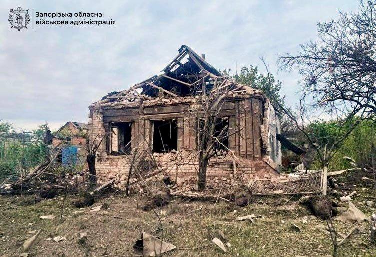 Поранено 10 людей: під ворожими обстрілами були 48 населених пунктів Запорізької області