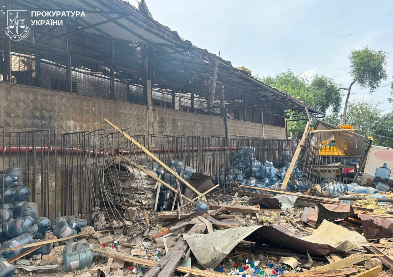 Одна людина загинула та дев’ять поранено: російський авіаудар по Запоріжжю розслідують як воєнний злочин