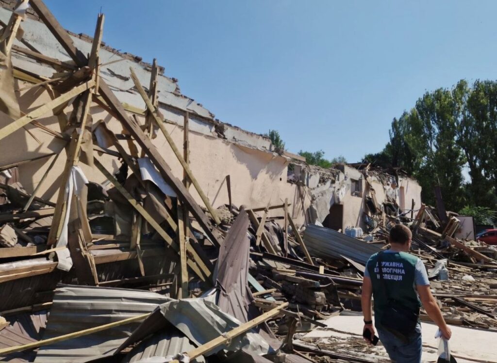 Авіаудар по Дніпровському району Запоріжжя: в екоінспекції озвучили наслідки атаки
