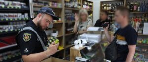 Схема нелегального продажу вейпів та тютюну: у Запоріжжі провели 16 обшуків, — ФОТО