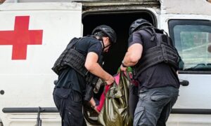 «Нема ні газу, ні світла»: з запорізького прифронтового села евакуювали родину з двома дітьми, — ФОТО, ВІДЕО