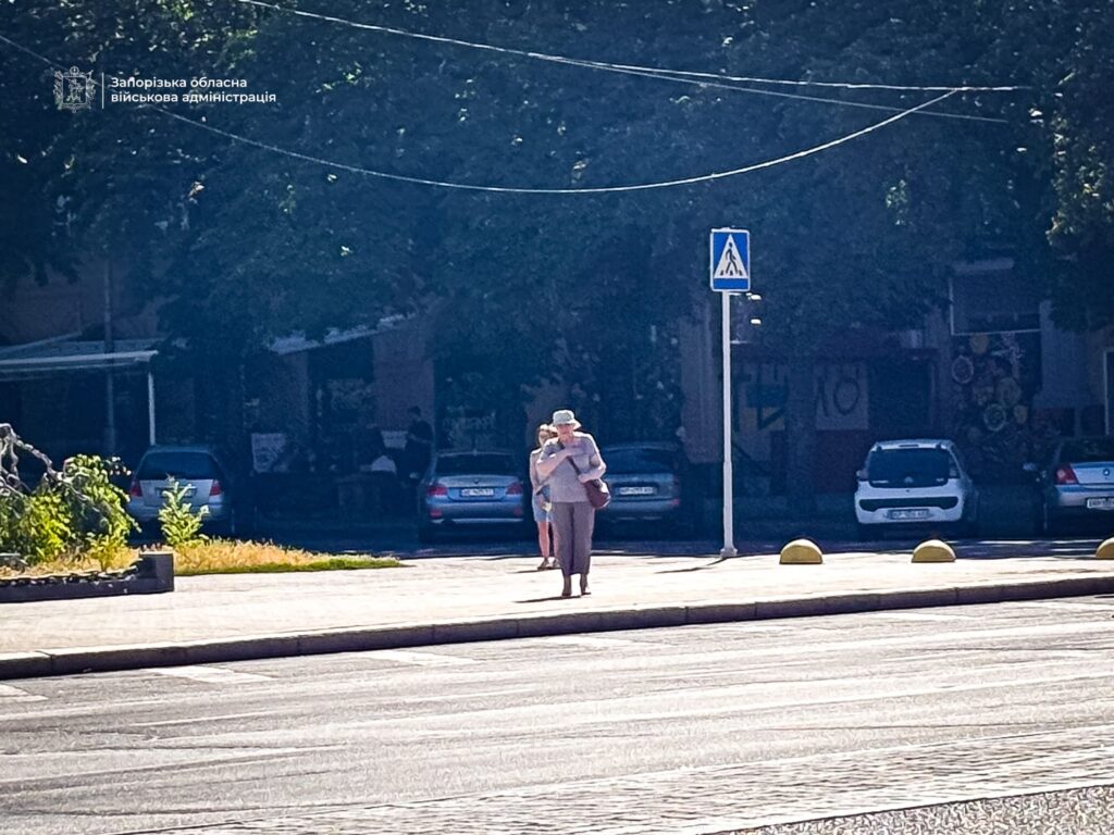 Вдячність та пам'ять: запорізька молодь вчергове провела акцію «Вшануй. Зупинись» (ФОТО, ВІДЕО)