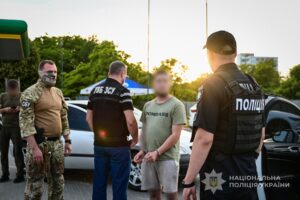 23-річний військовий продавав чоловікам фіктивні документи для виїзду за кордон: підозрювано затримали у Запорізькому районі, — ФОТО