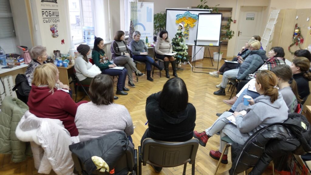 Учасниць навчали складати бізнес-плани, подаватися на гранти, розвивати власну справу та опановувати нові професії.
