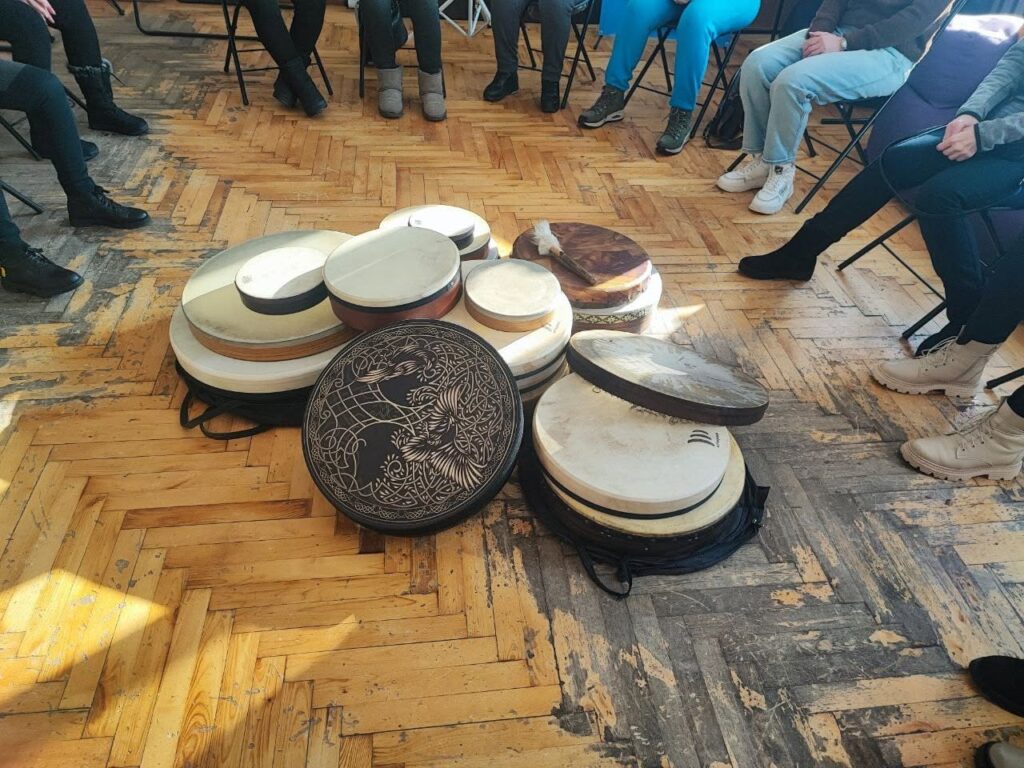 У Запоріжжі жінки ветеранської спільноти відвідують психологічні заняття, творчі майстер-класи та групи підтримки.