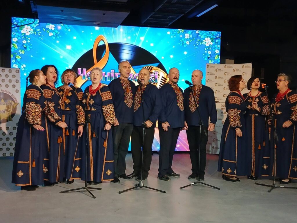 Вокальний ансамбль «Оберіг», який об'єднав переселенців із тимчасово окупованої частини Запорізької області