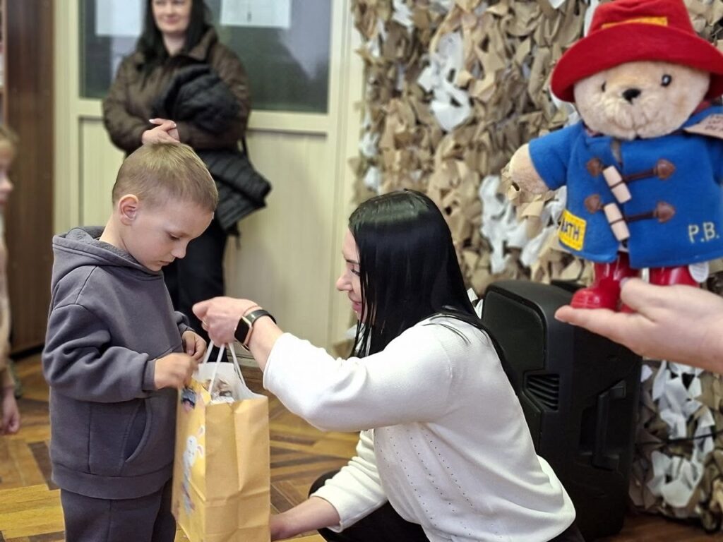До Великодня діти з Веселівської громади отримали солодкі подарунки завдяки підтримці благодійного фонду «Друзі Олександрії».