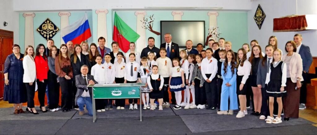 30 апреля в школе №44 оккупированного Весёлого открыли «парту героя» в честь ветерана Второй мировой войны Николая Вайцеховского